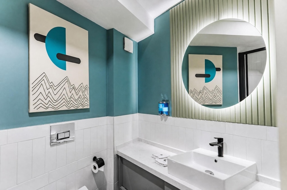 غرفة بريميوم بسرير كوين مع أريكة، Bird Nest Suites 6/10