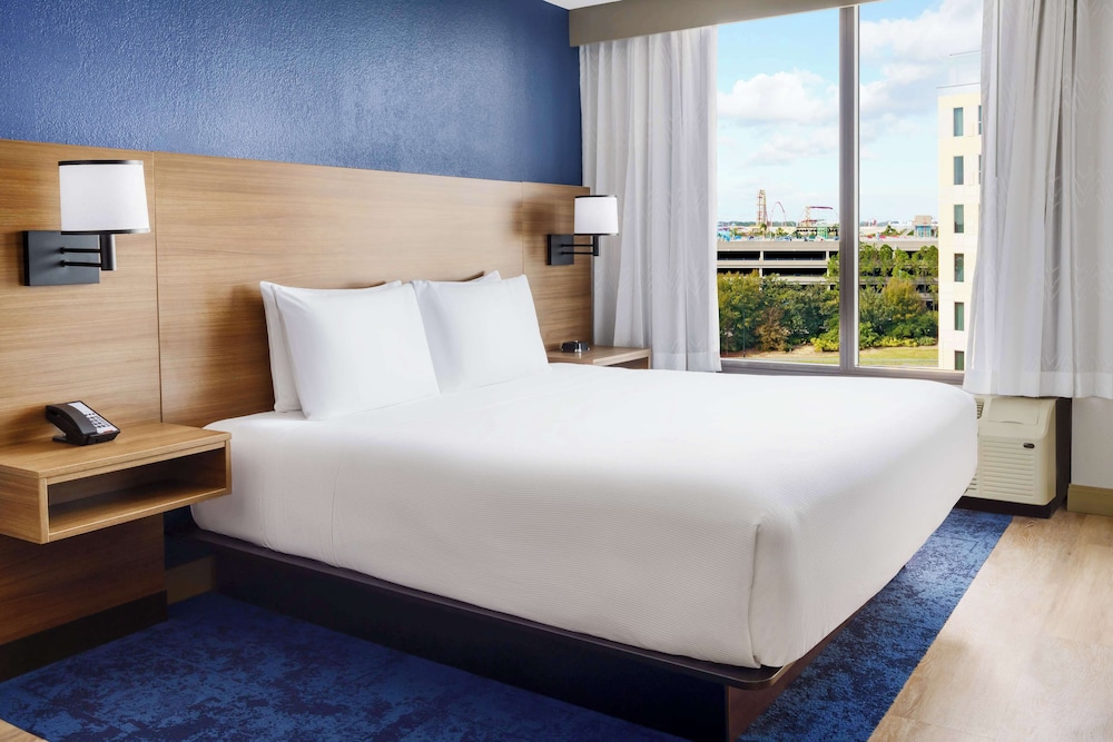 ROOM, KING BED, SOFA, HIGH FLOOR