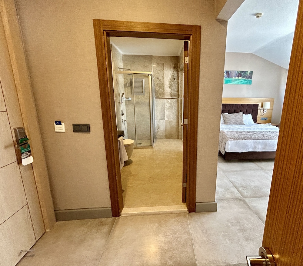 MARINA BOUTIQUE FETHIYE 48/50