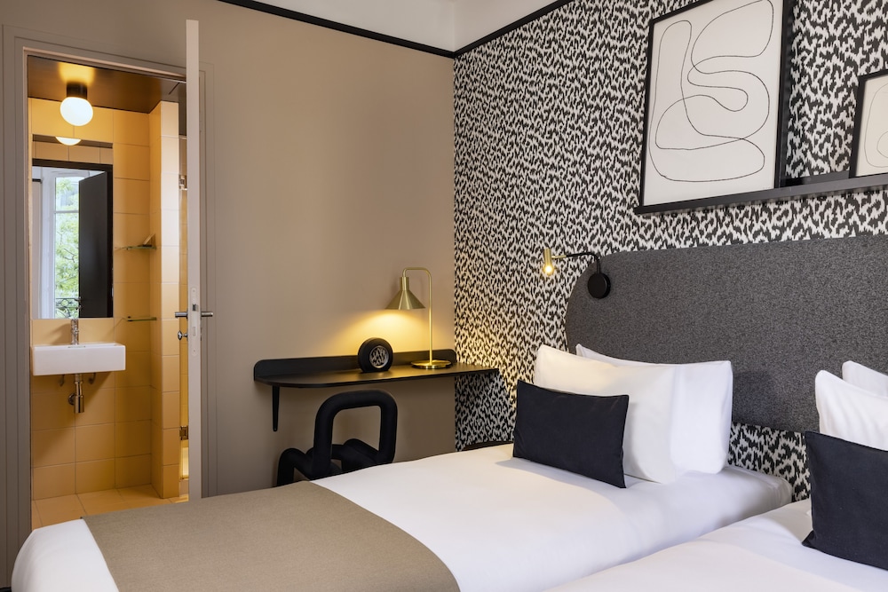 SUPERIOR, TWIN BEDS