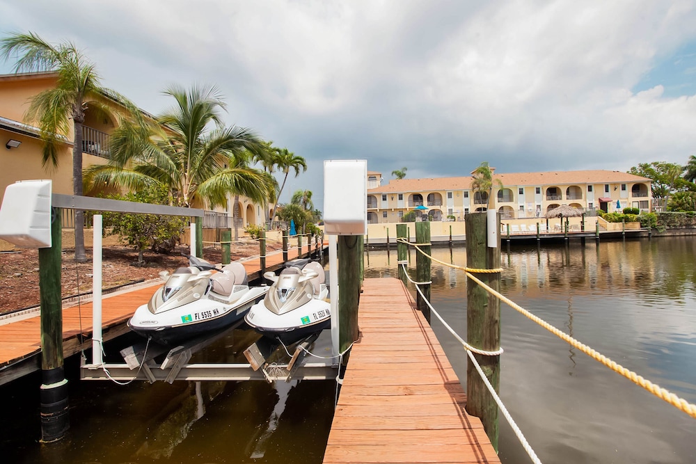 OYO Waterfront Hotel Cape Coral/Fort Myers, FL 43/51