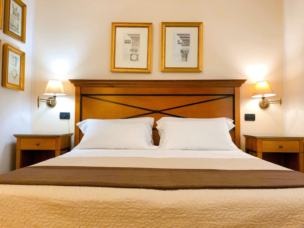 Florio Opera Hotel 18/65