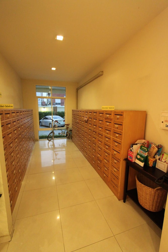 The Royal Bee Apart Hotel 32/36