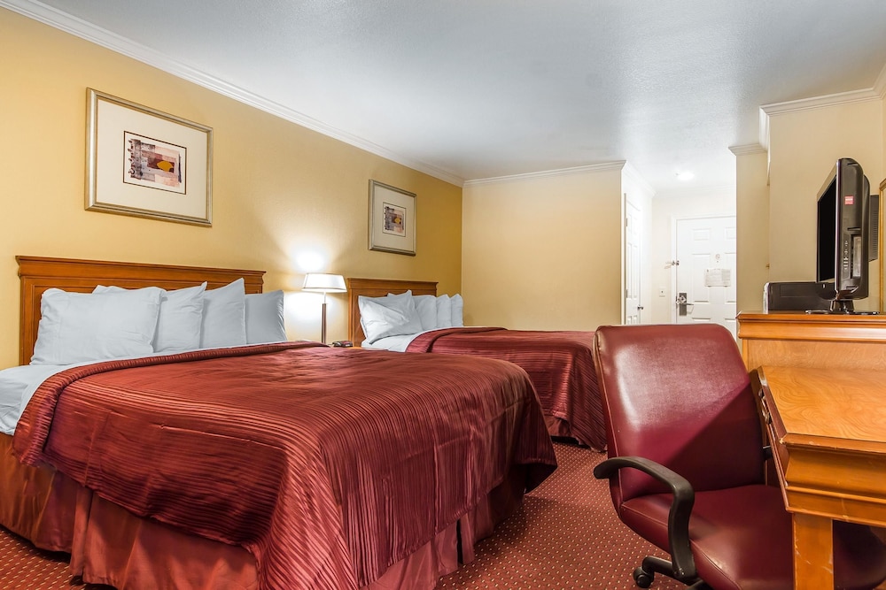 Quality Inn & Suites Gilroy CA 16/47