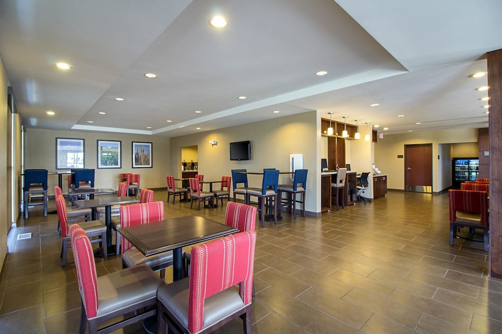 Comfort Suites & Conference Center Worthington MN 28/38