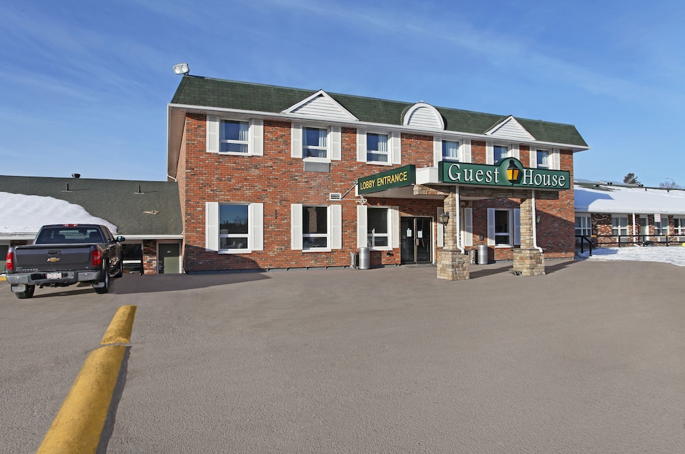 Guest House Inn And Suites 40/46