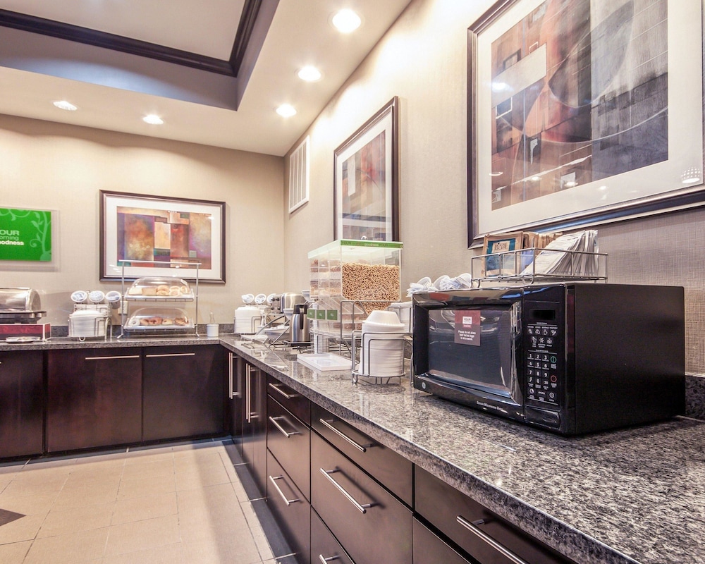 Comfort Suites Pecos 30/42