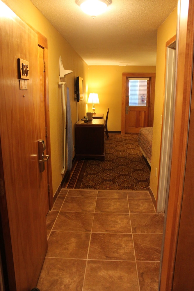 New Bedford Inn Suites 44/69