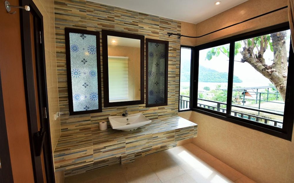PHI PHI ARBOREAL RESORT 36/50