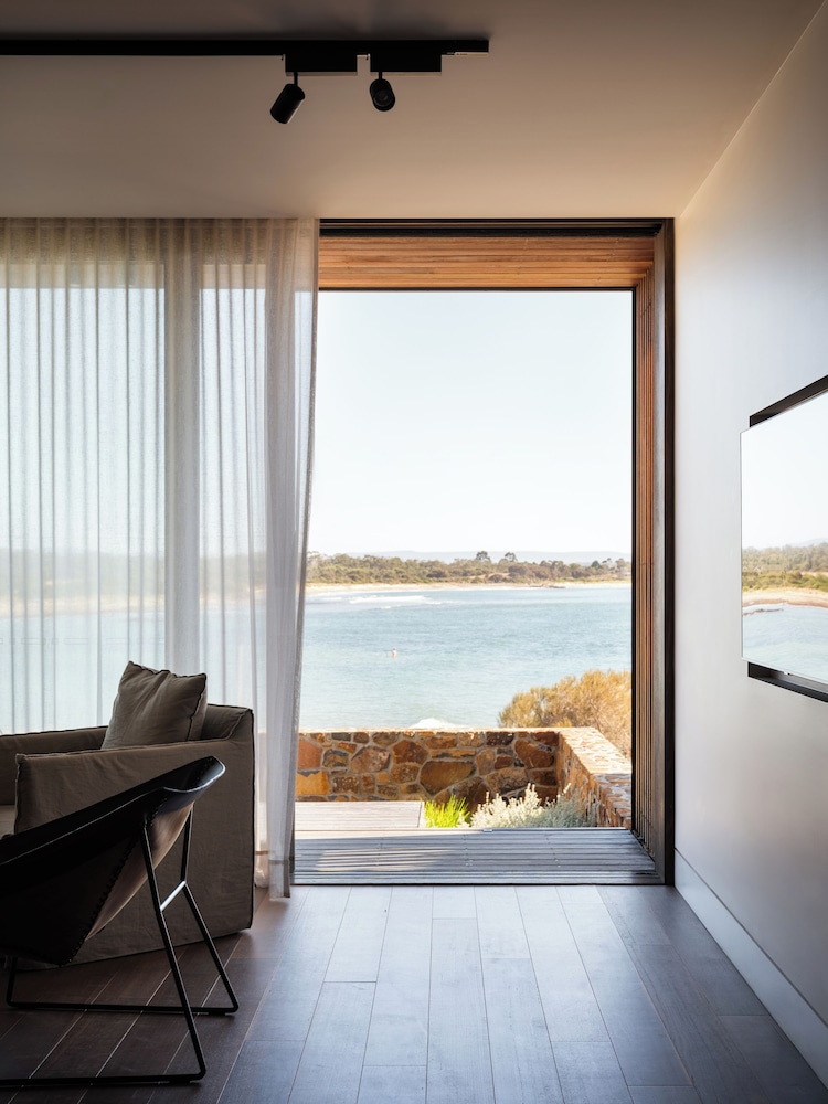 Piermont Retreat Swansea 28/55