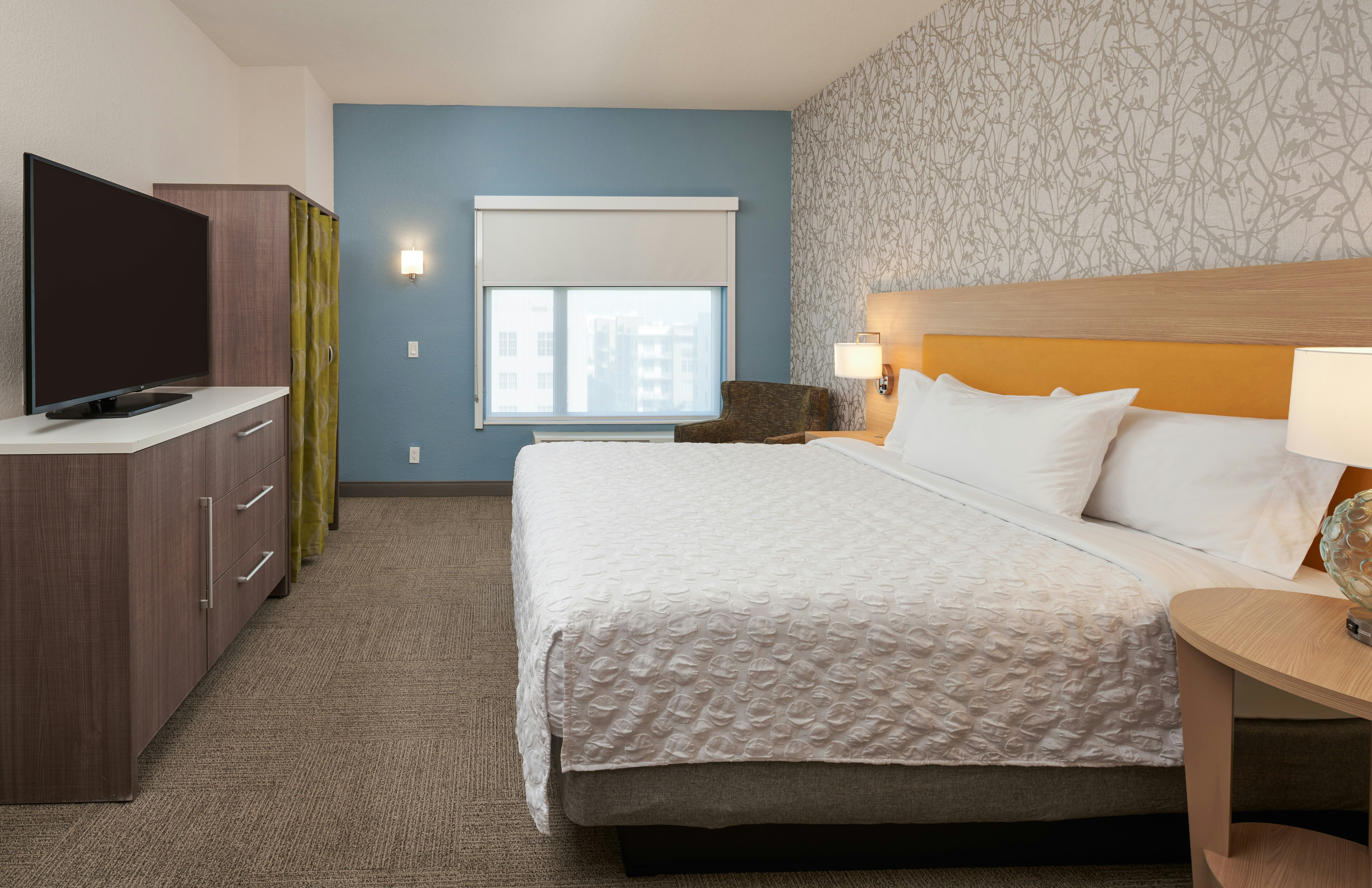 1 BEDROOM, SUITE, KING BED