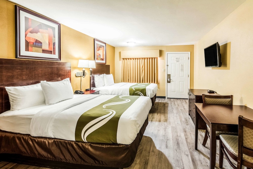Efficiency, 2 Double Beds، Quality Inn Corsicana, TX 2/3