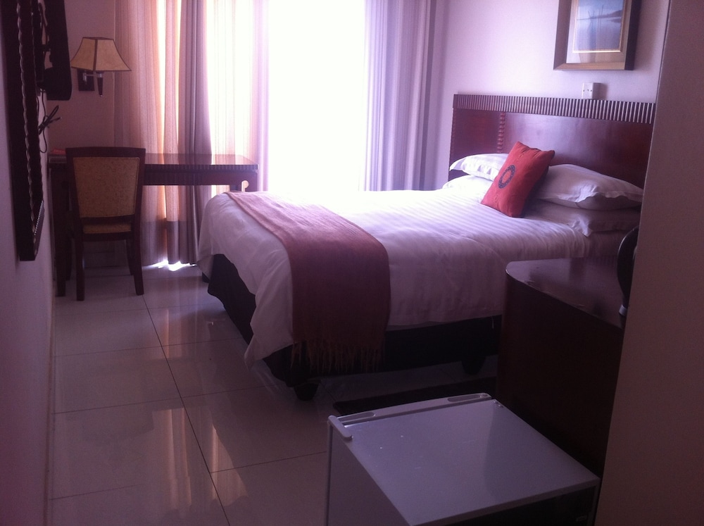 ROOM, TWIN BEDS, GARDEN VIEW