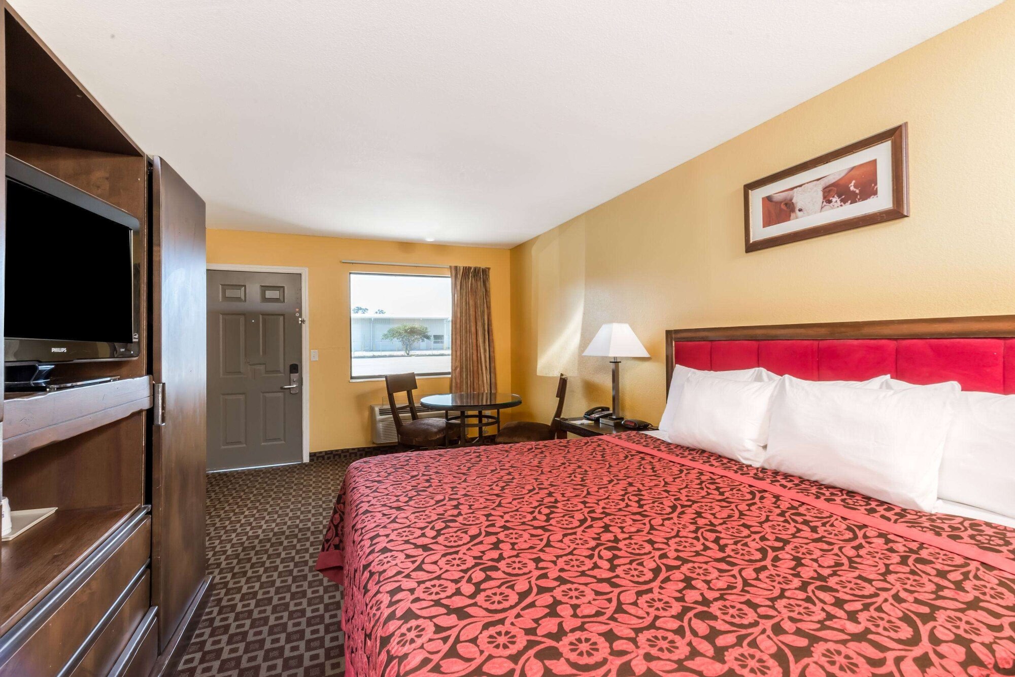 STUDIO, SUITE, KING BED, SMOKING