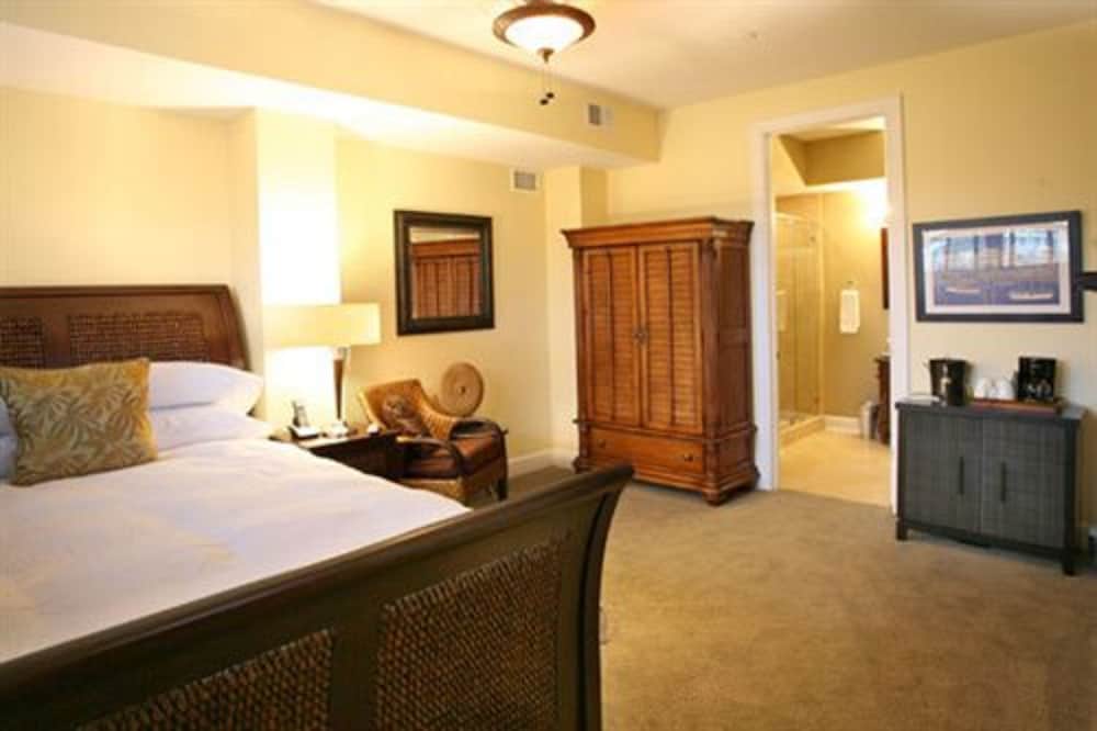 Water S Edge Inn 8/23