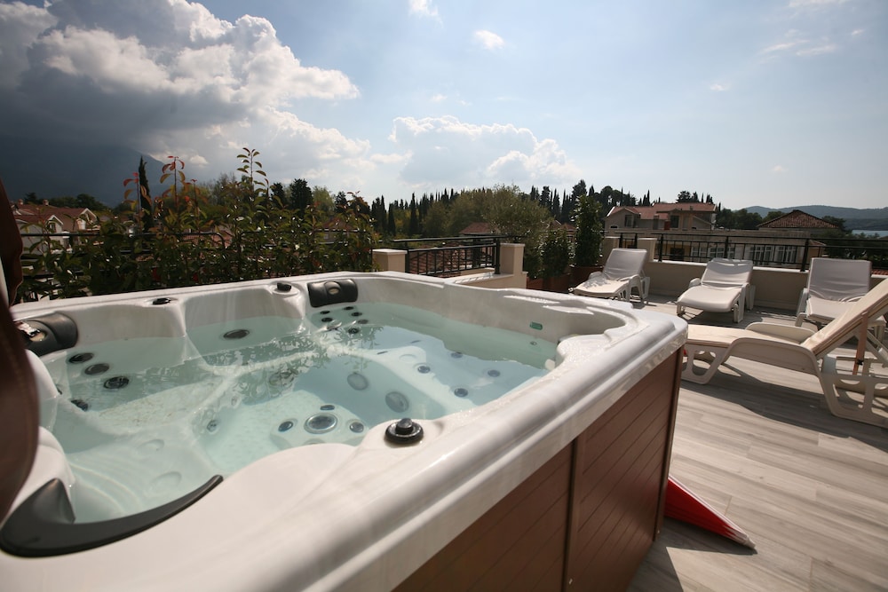 Hotel Villa Royal 7/54