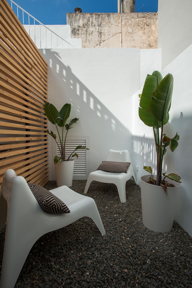 Sodium Hotel Boutique 50/50