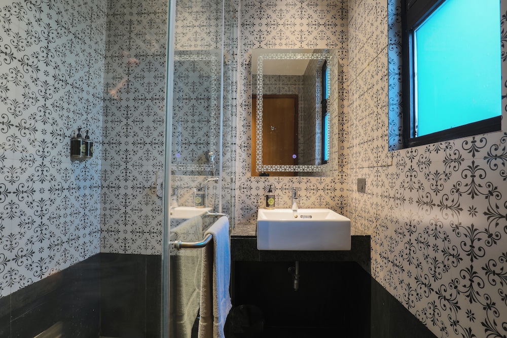 Hotel Blue Stone - Nehru Place 48/49