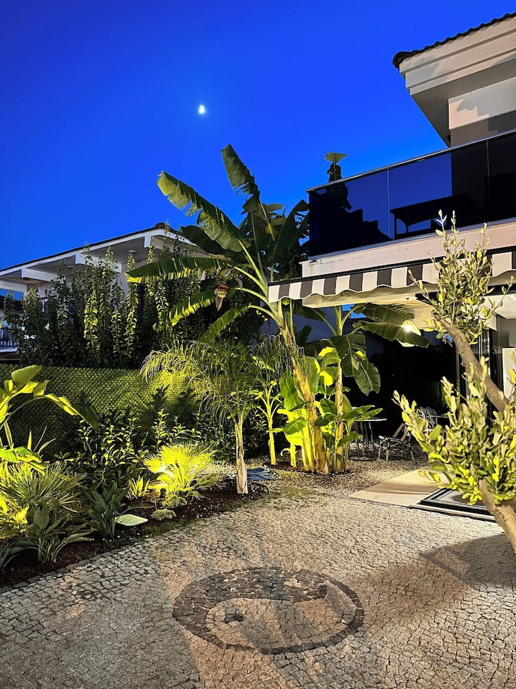Villa Lui Hotel 24/32