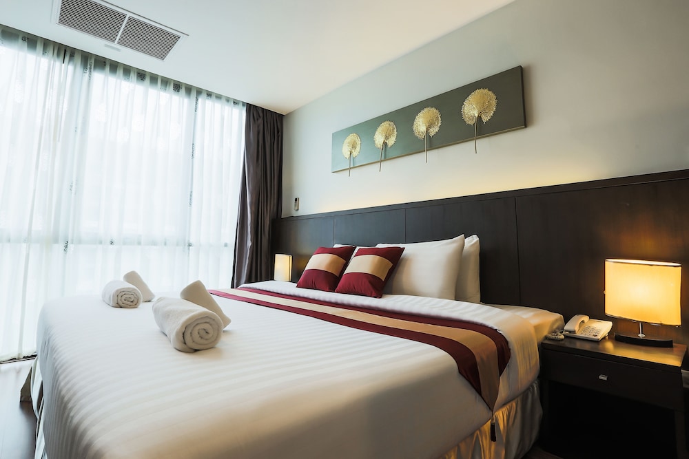 GRAND, FAMILY SUITE