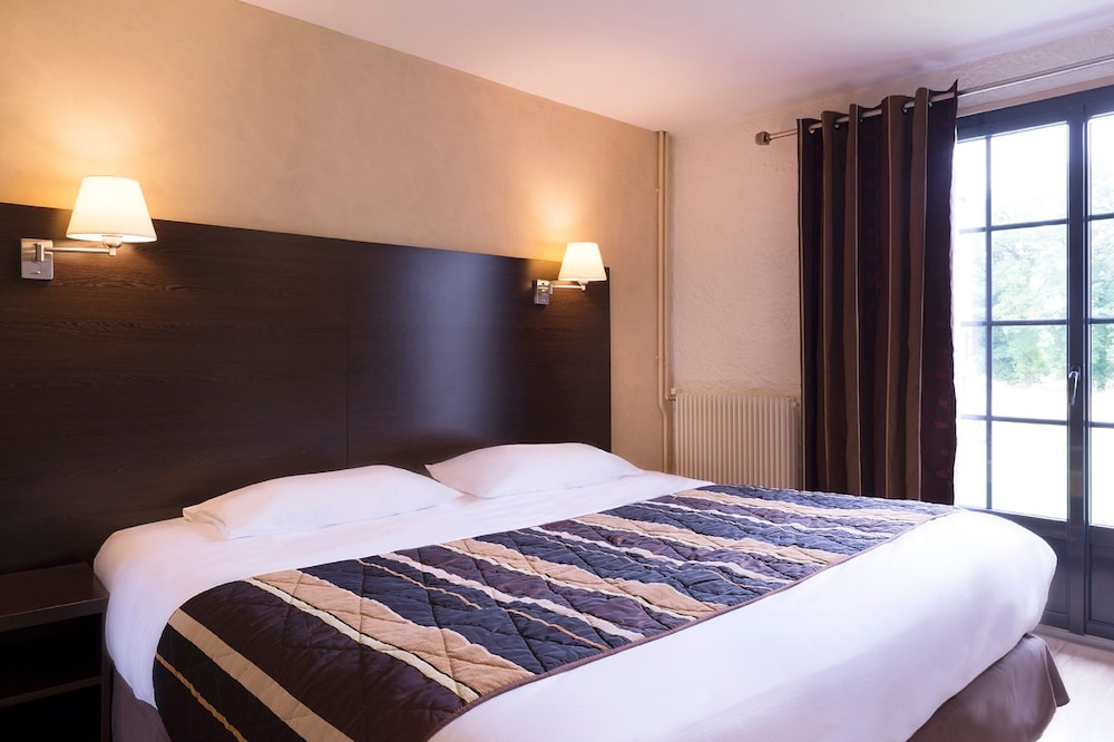INTER-HOTEL LES COQUELICOTS 7/25
