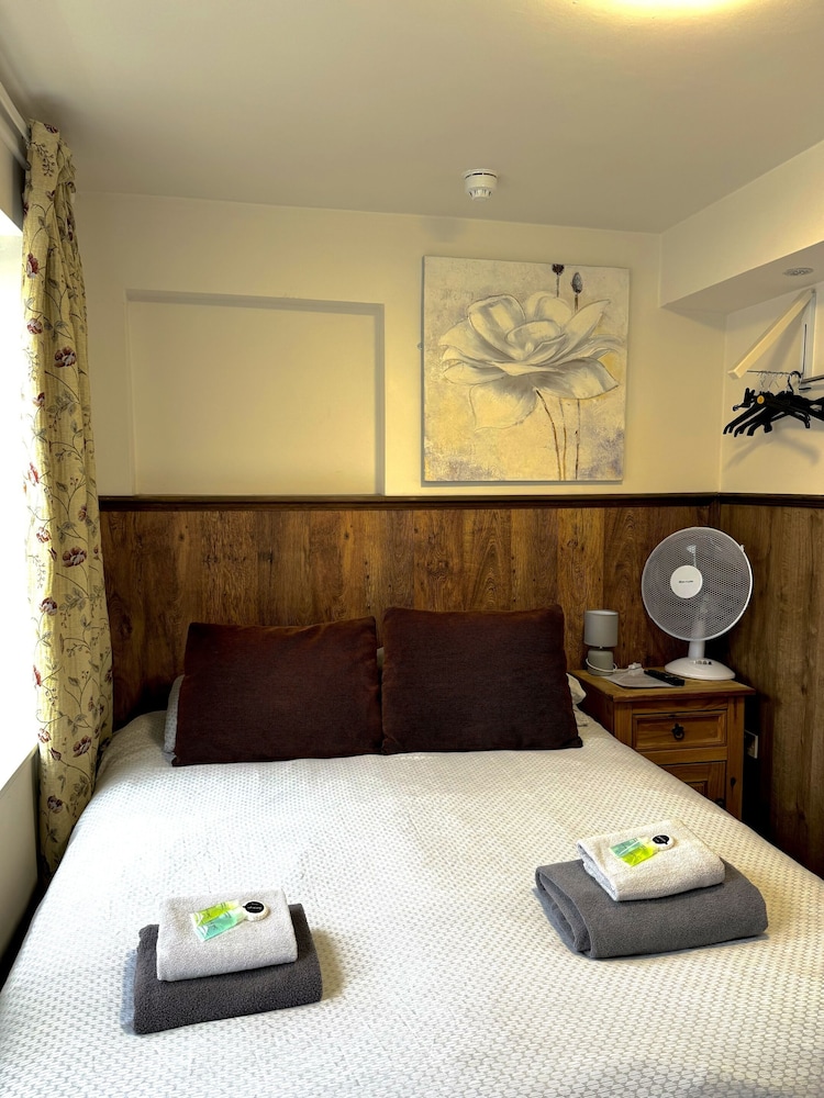Riverside Hotel Bed and Breakfast 28/48