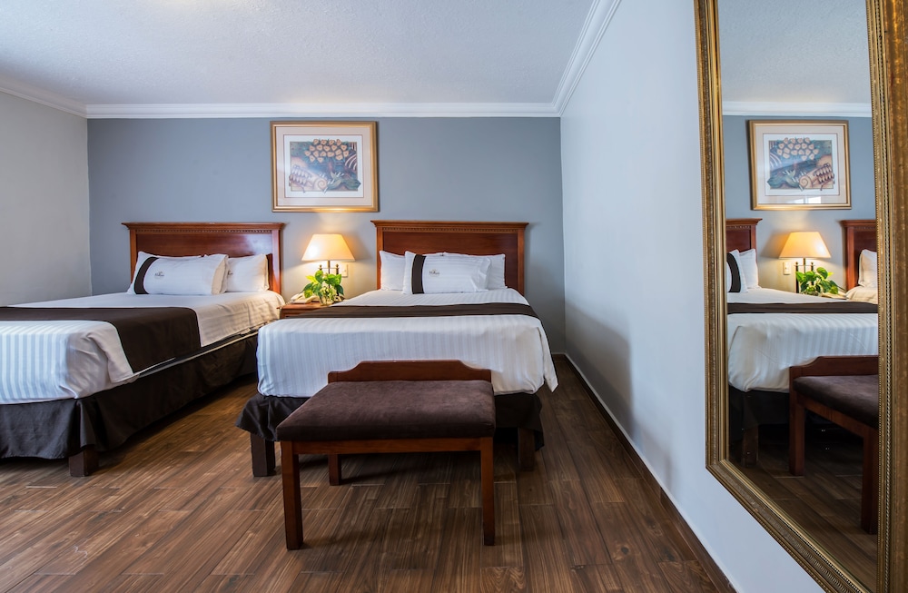 DEL MARQUES HOTEL AND SUITES 9/53