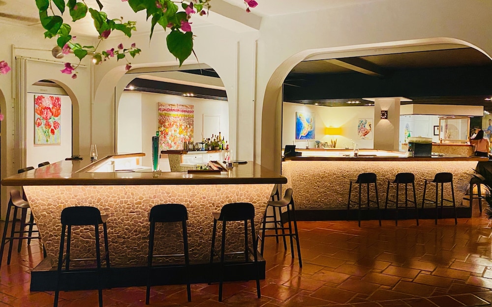 Holland House Beach Hotel 32/45