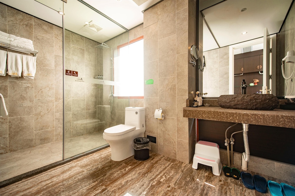 Peach Blossom River Resort 48/50