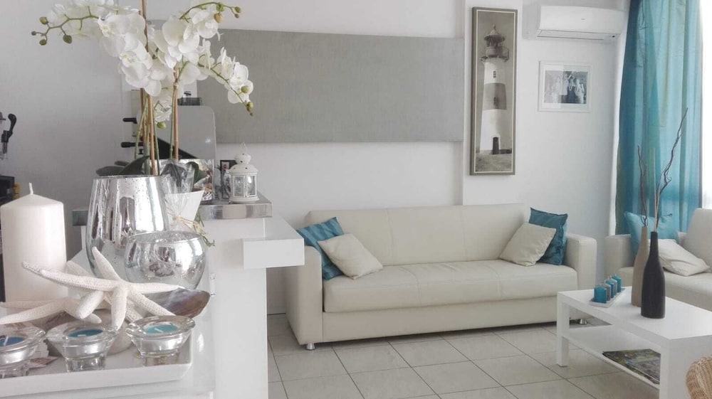 Ermeti Hotel 24/40