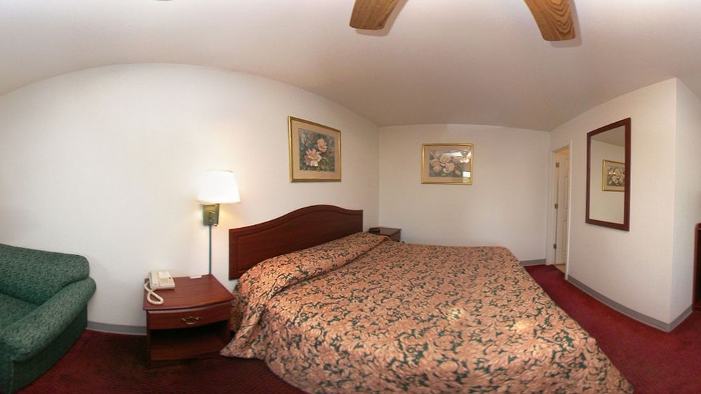 Econo Lodge Bartlesville Hwy 75 10/34
