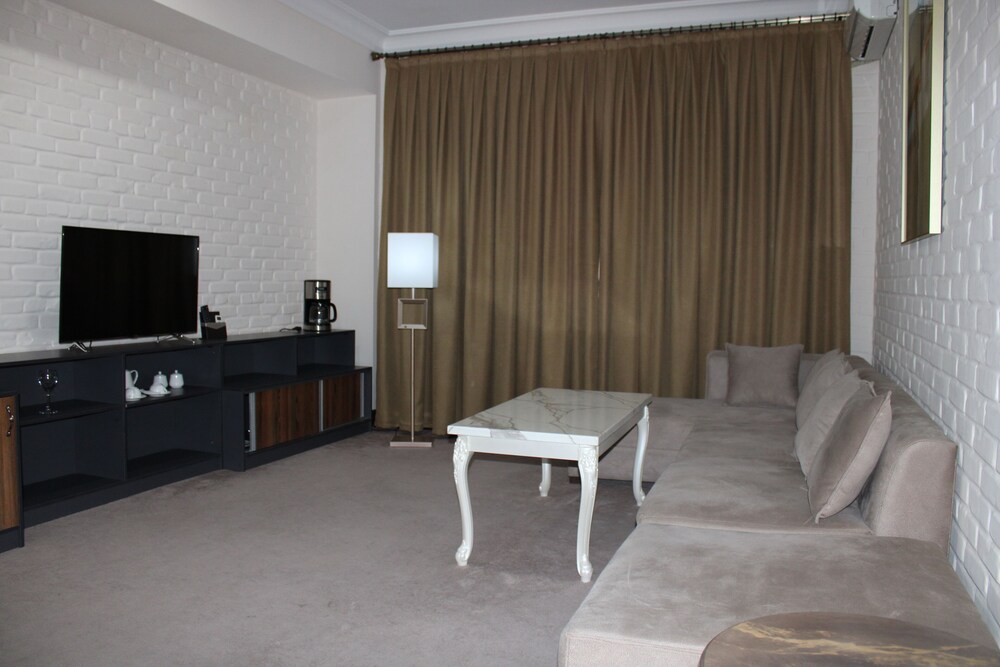 Grand Hotel Zarafshan 42/50