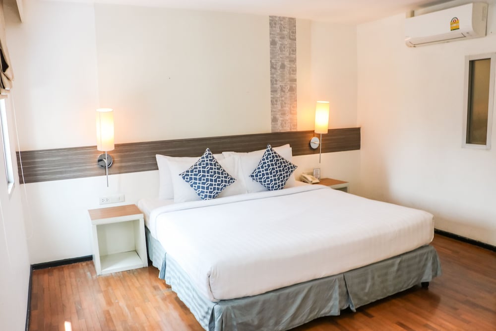 SUPERIOR, KING BED