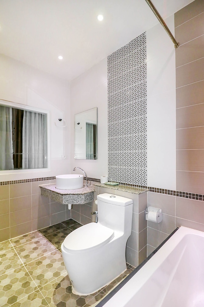 NATURAL BEACH HOTEL AND BAAN SILA 57/59