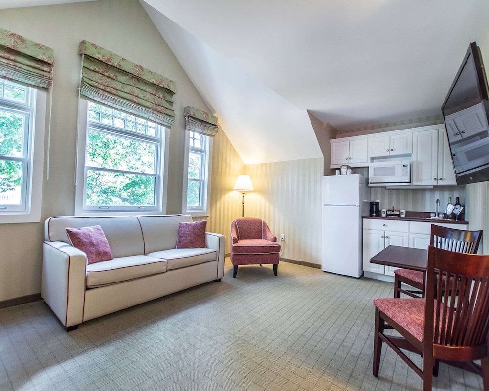 Quality Inn Suites Downtown Charlottetown 26/34