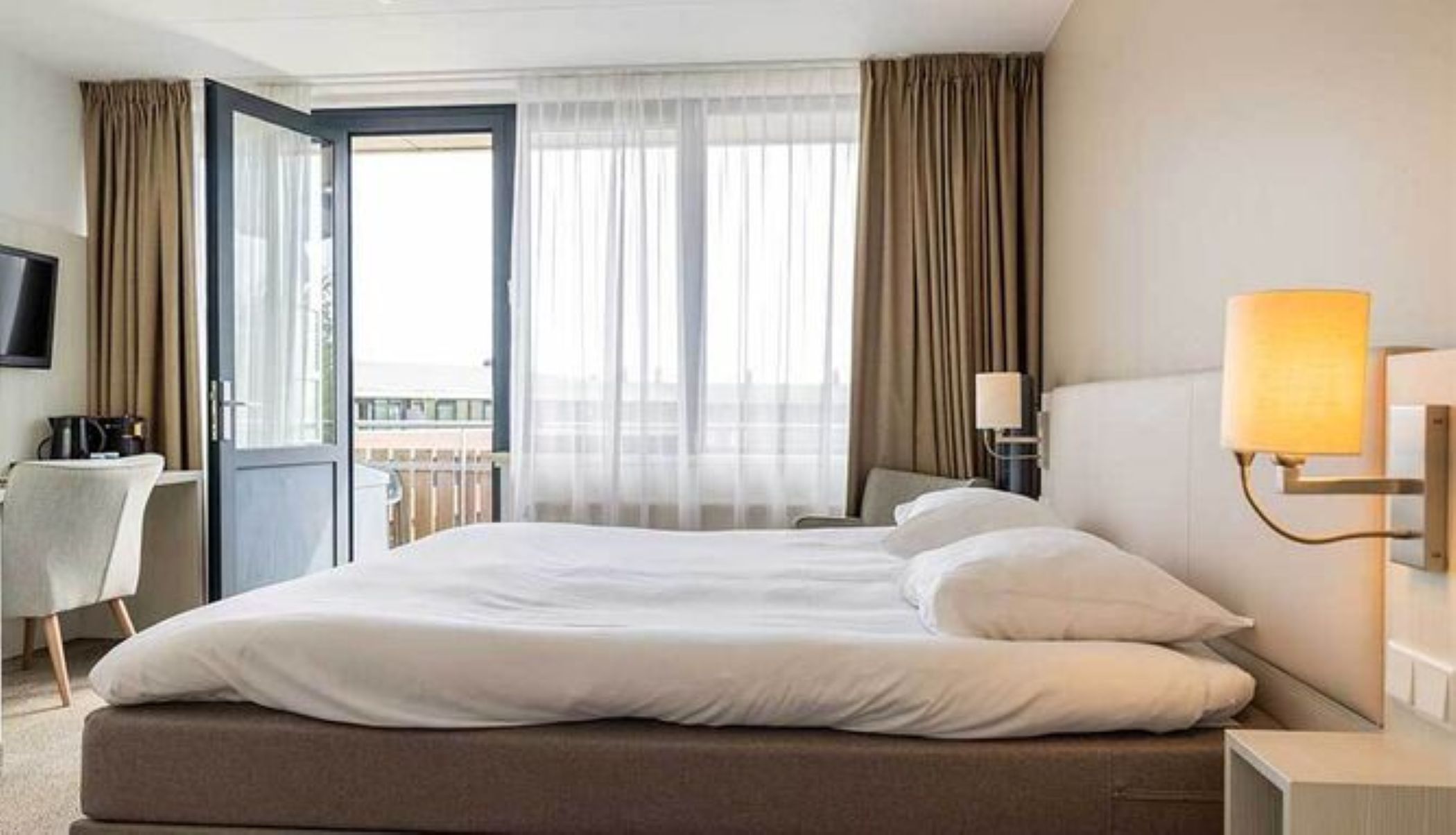 Room, Double Bed, Balcony