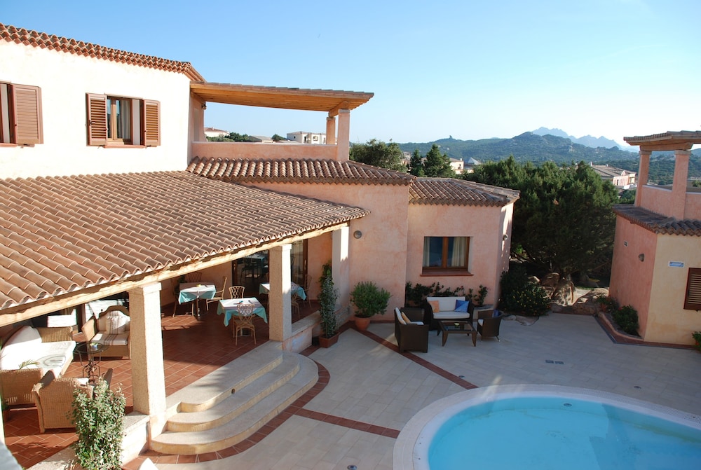 Hotel Monti Di Mola 55/61