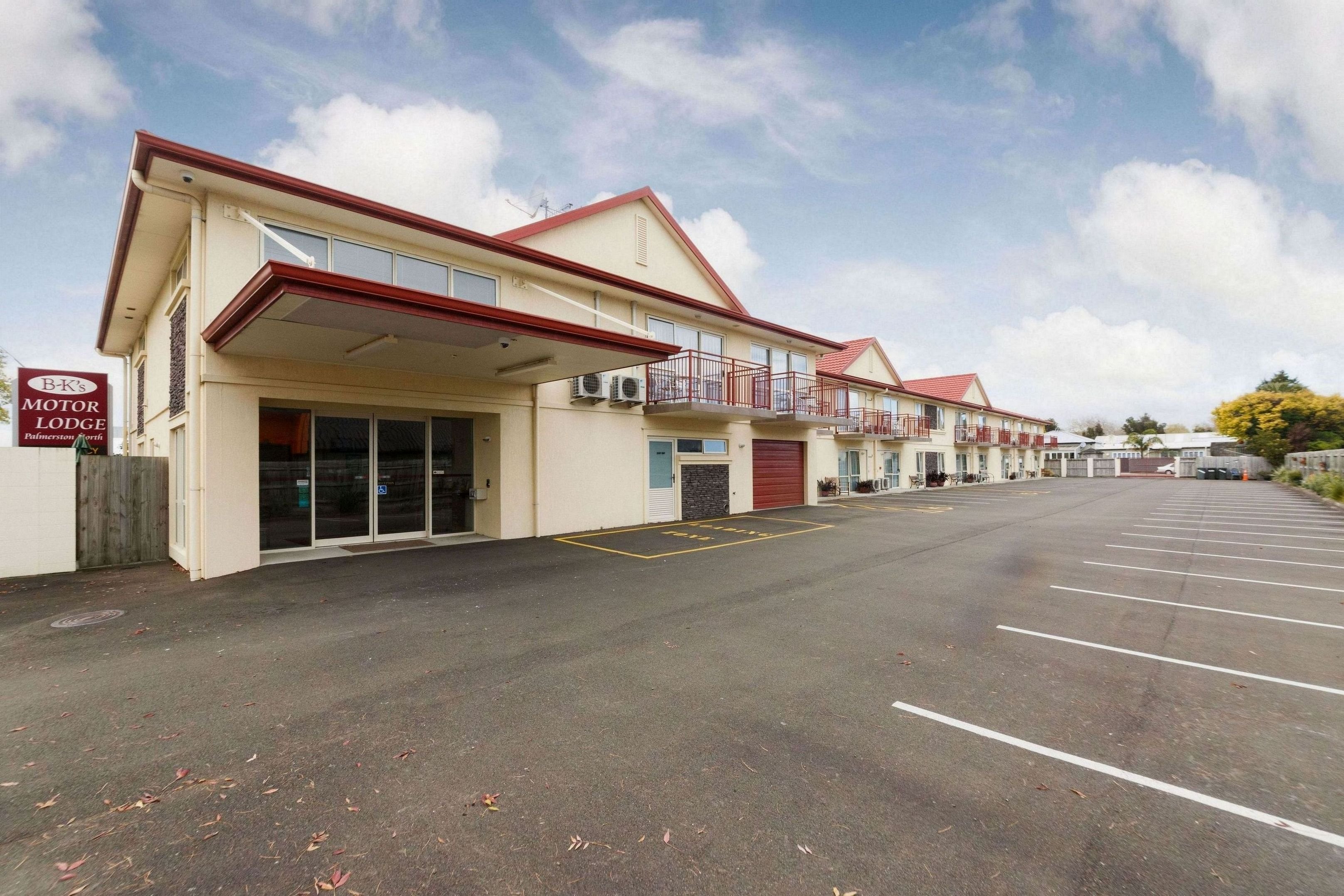 B K S Motor Lodge 16/16