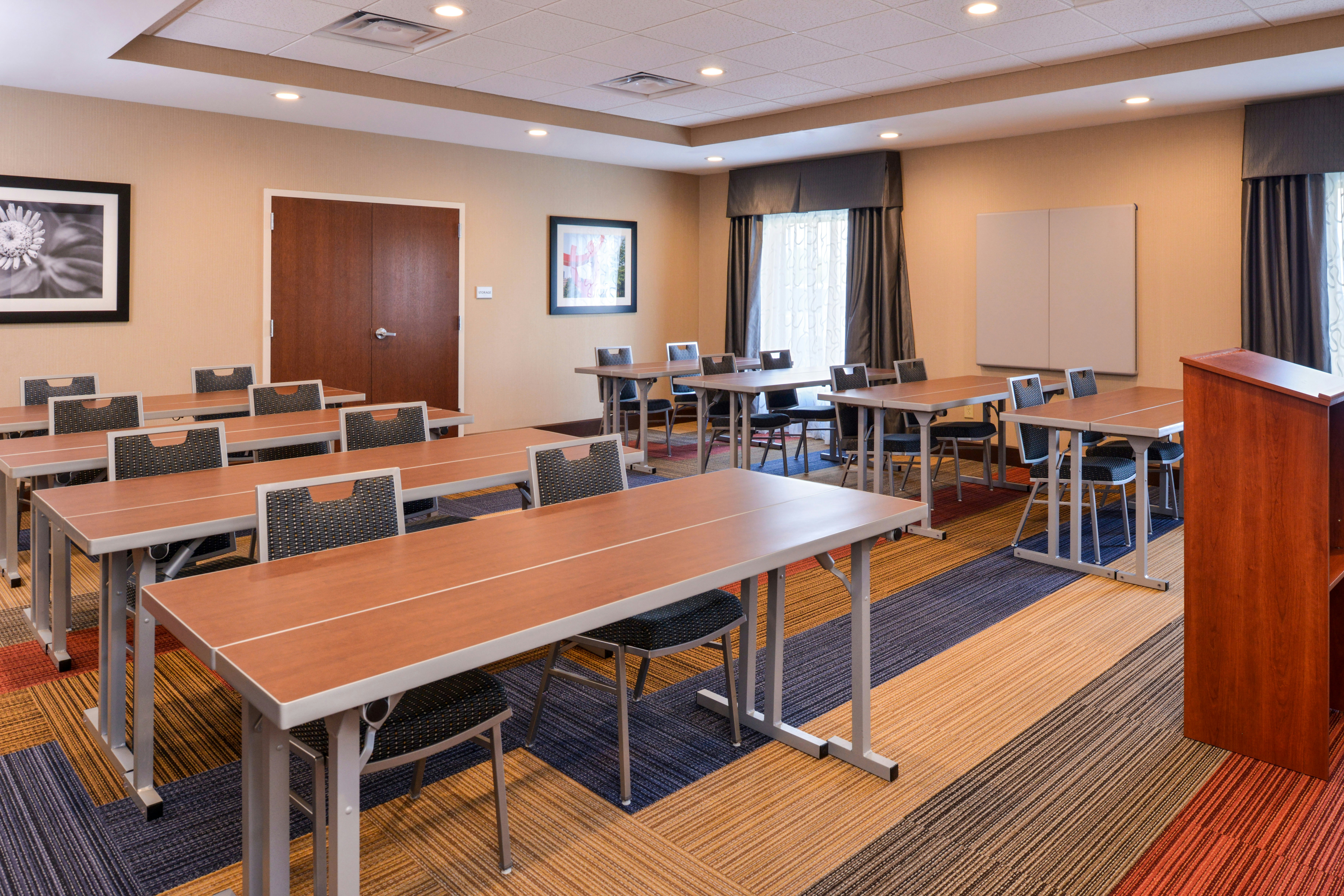 Hampton Inn & Suites by Hilton Lonoke 26/36