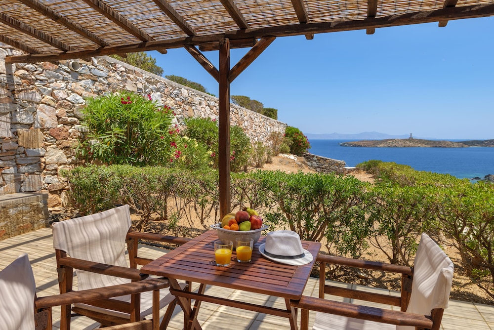 Sunrise Beach Suites 26/50