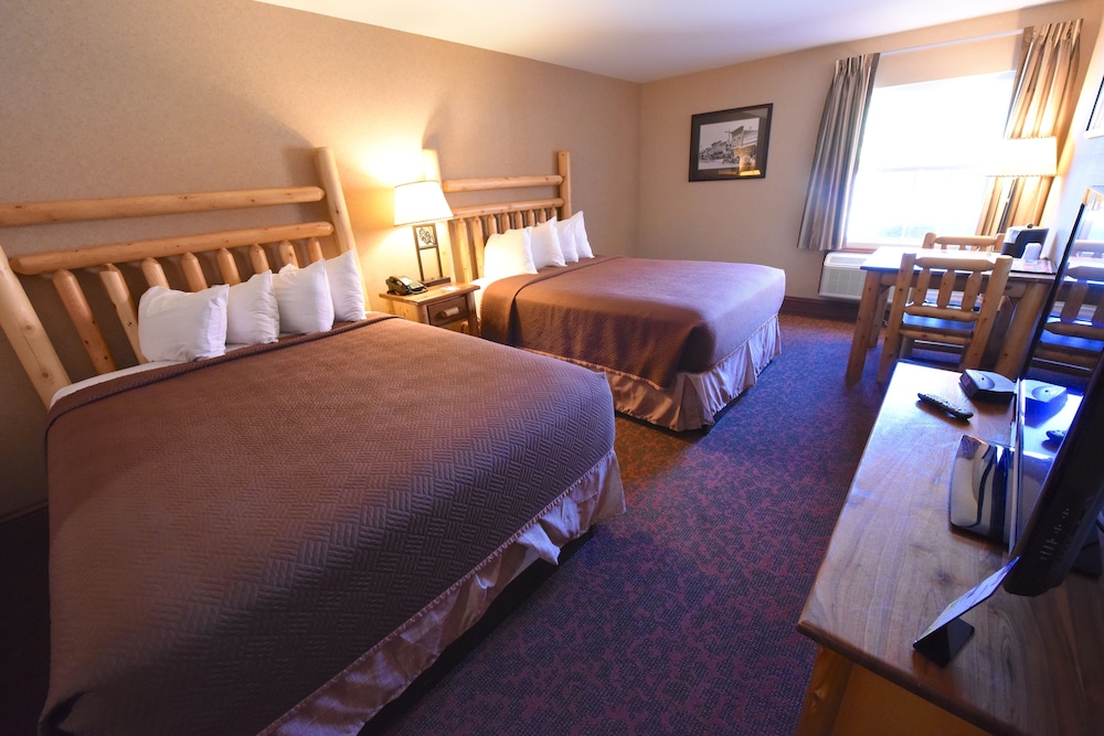 Room, 2 Queen Beds, Courtyard Area