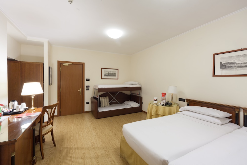 Ramada By Wyndham Naples 18/47