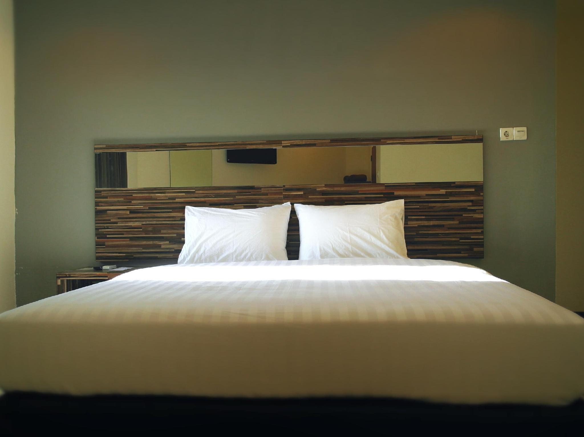 Galaxy Hotel 11/24