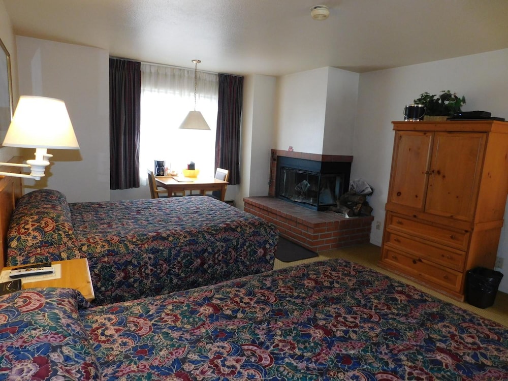Pacific Gardens Inn 21/64
