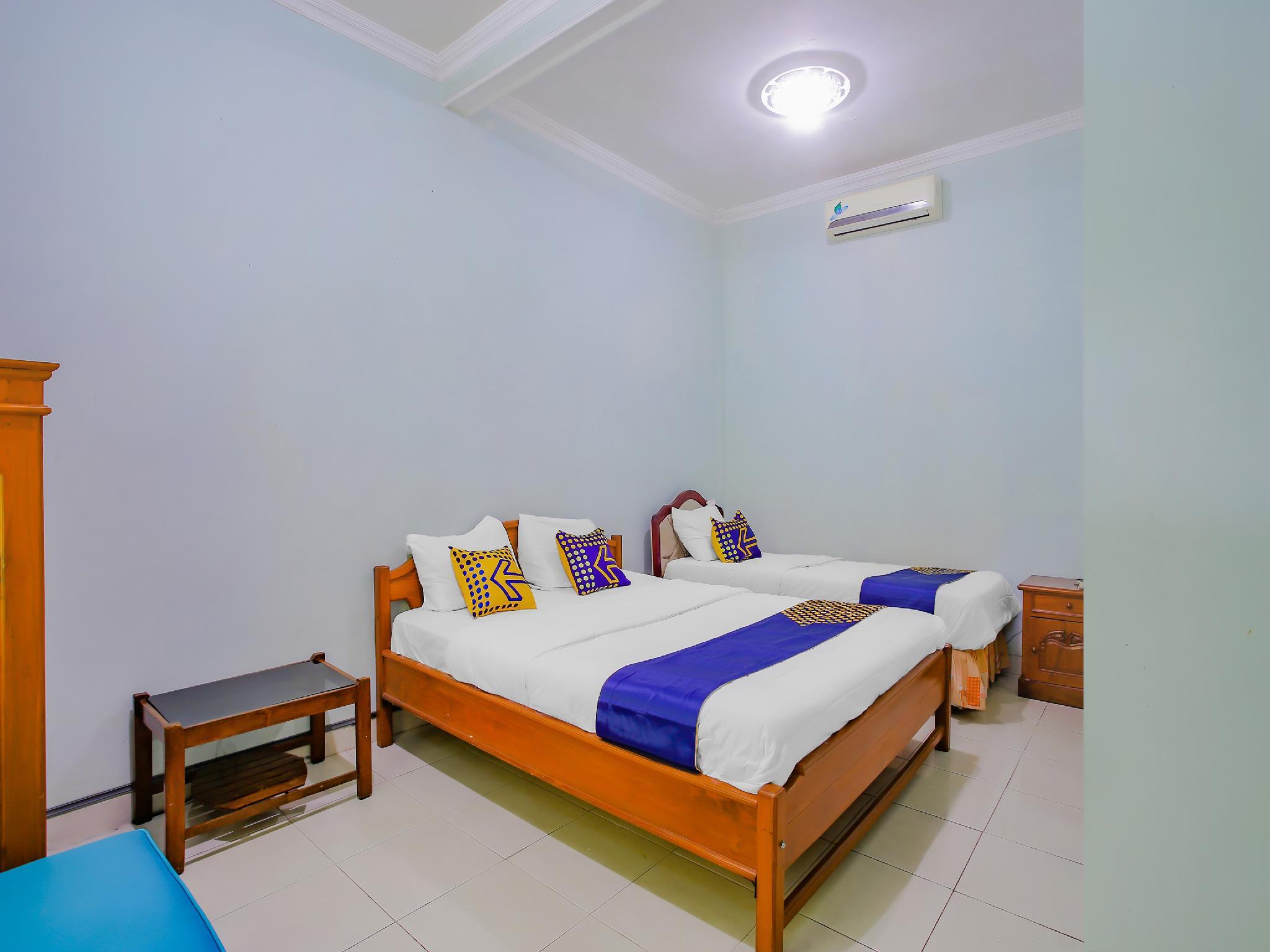 SPOT ON 90100 Hotel Kediri Bandungan 11/20