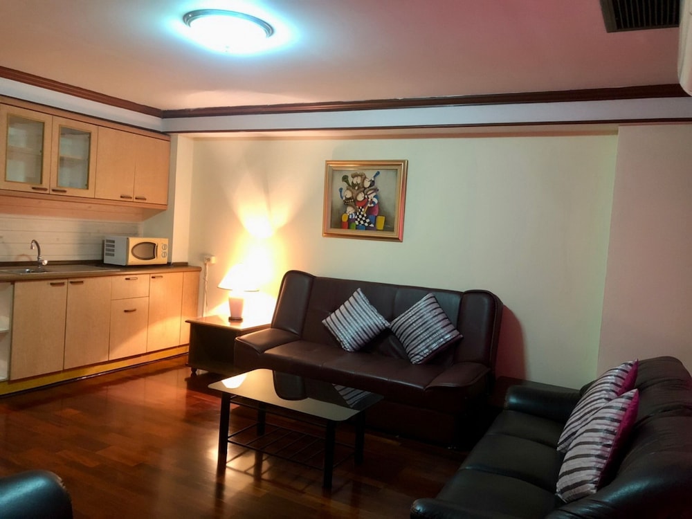 Interchange Tower Serviced Apartment 32/49