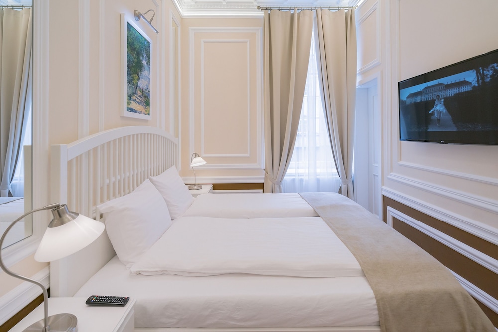 Revelton Suites 23/71