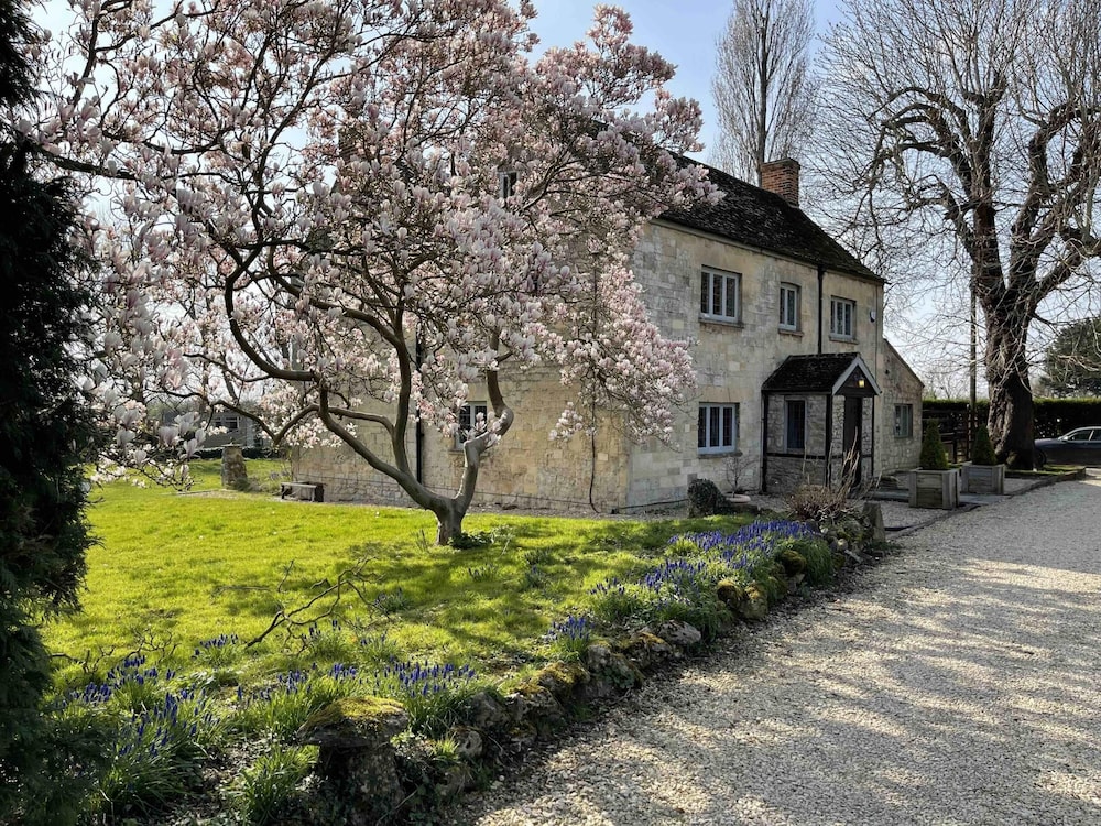 Hill Farm 24/34