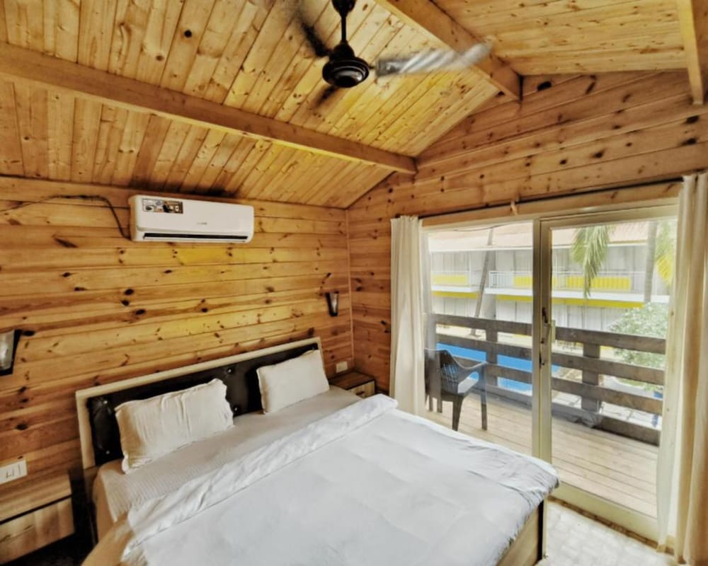 Beach Walk Resort - Goa 15/35