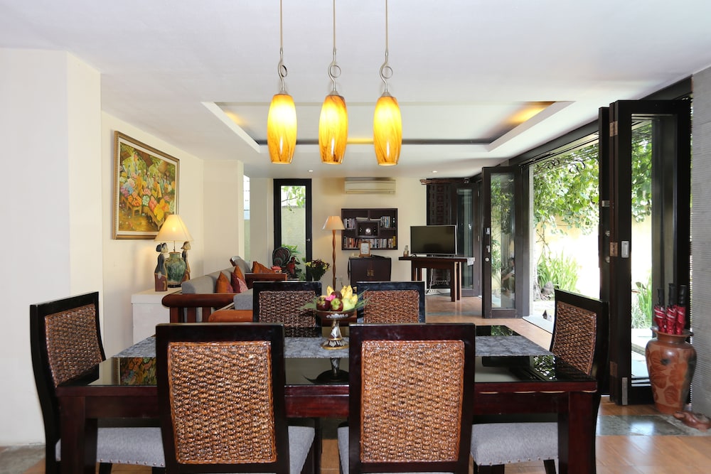THE SANYAS SUITE 57/72